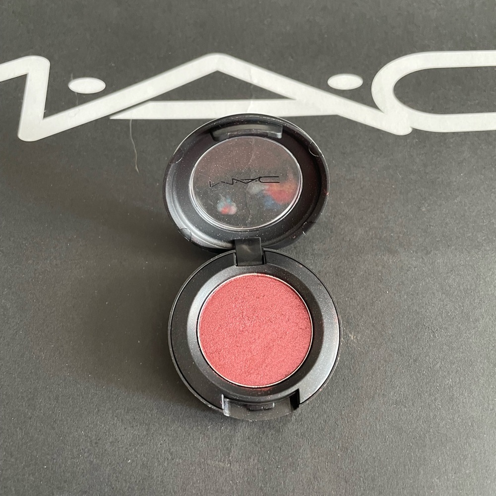 MAC Eyeshadow in Cranberry